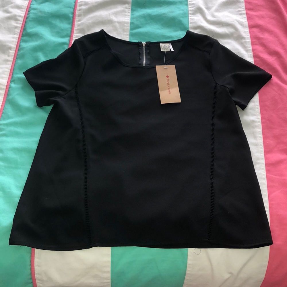 Paper Crane Black Short Sleeve Blouse